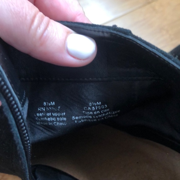 Halogen black suede block heel black booties - Picture 2 of 4